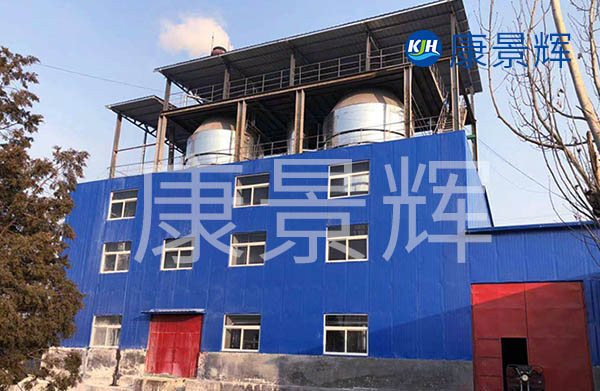 三效蒸發(fā)器、MVR蒸發(fā)器各有各的好處，選擇哪種處理方案，要讓廠家來根據(jù)廢水處理情況來選擇處理方案。